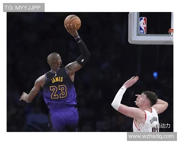 詹姆斯在比赛中取得三双成为历史第二，他的表现让球迷惊叹